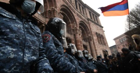 Перед зданием парламента Армении проходит акция протеста