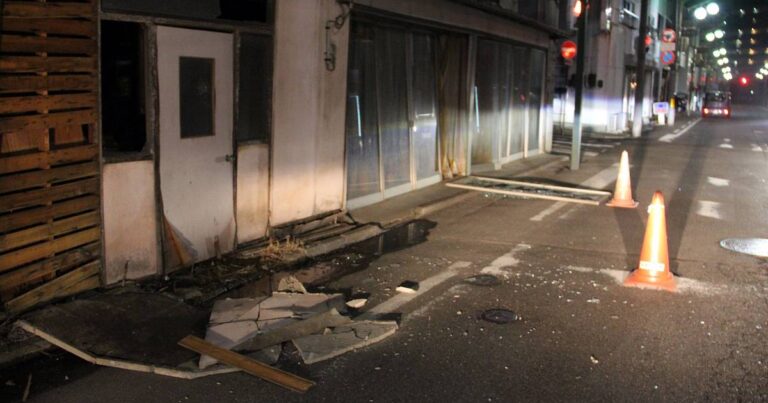 Число пострадавших от землетрясения в Японии достигло 124