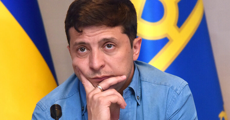 Оппозиция Украины начала сбор подписей за импичмент Зеленскому