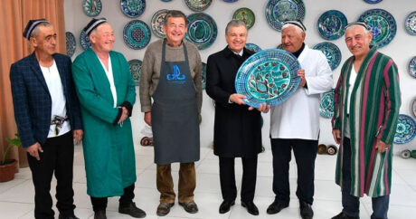Шавкат Мирзиёев посетил Центр керамики в Риштане