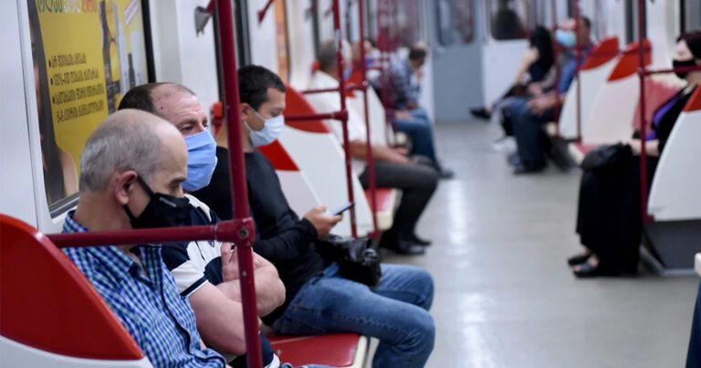 В Тбилиси возобновил работу общественный транспорт