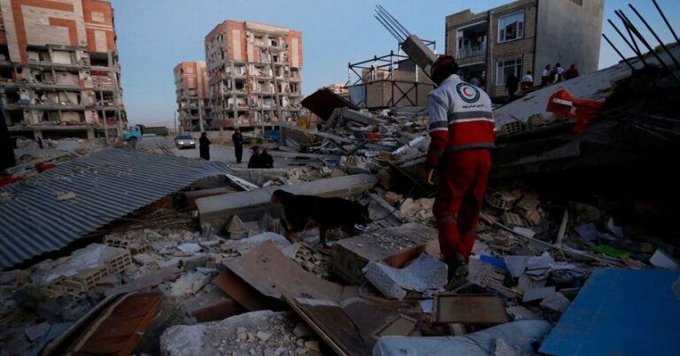 Более 40 человек пострадали в результате землетрясения в Иране
