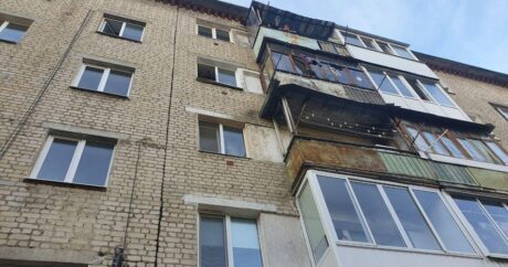 В Баку 80-летняя женщина сбросилась с 4-го этажа