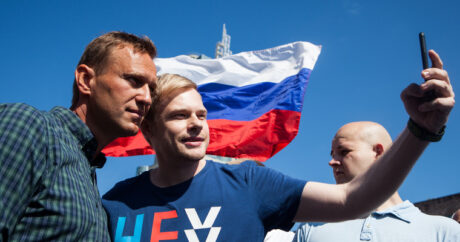 Бывший силовик объяснил, как Навальный выходит в соцсети из ИК
