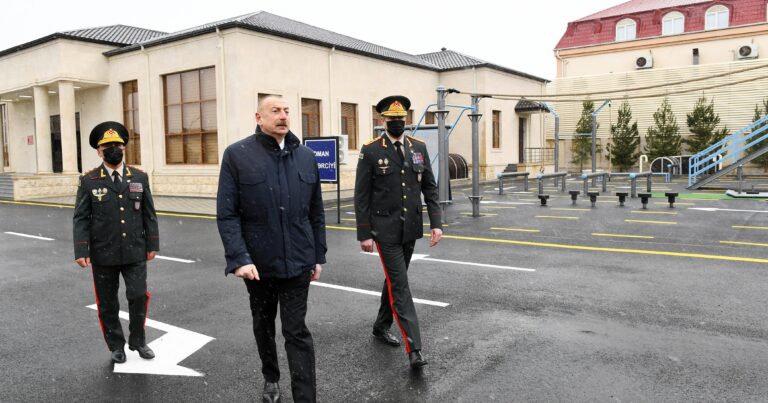 Президент Азербайджана принял участие в открытии воинской части — ФОТО