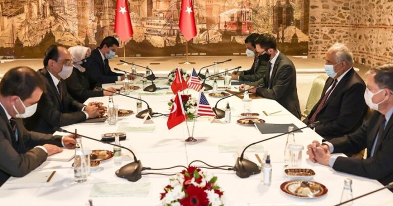 Спецпредставитель США обсудил в Стамбуле мирный процесс в Афганистане