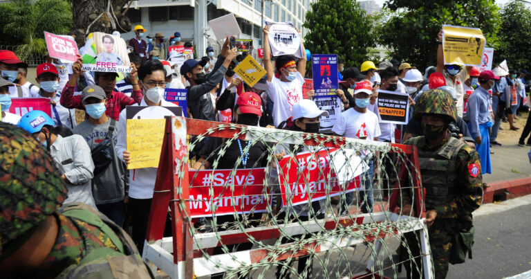 США прекращают торговое взаимодействие с Мьянмой