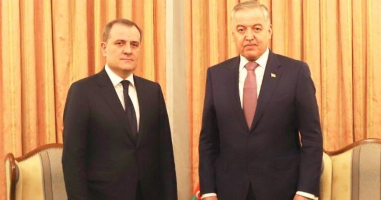 МИД Азербайджана и Таджикистана подписали программу сотрудничества