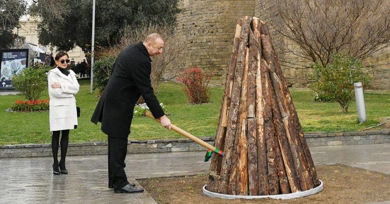 Ильхам Алиев поздравил народ с праздником Новруз
