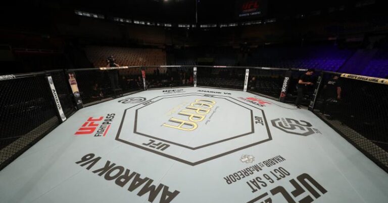 Титульный бой UFC перенесли из-за коронавируса