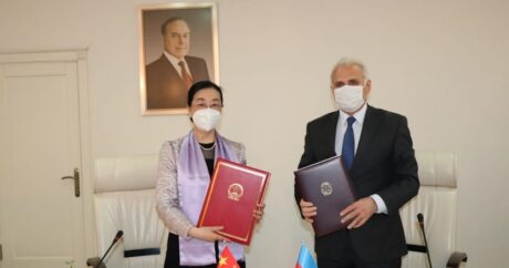 Китай безвозмездно отправил в Азербайджан 150 тысяч доз вакцины