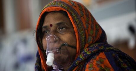 Индия получила 17 партий медпомощи из разных стран для борьбы с COVID-19