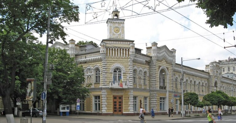 В столице Молдовы установят новый бюст Гейдара Алиева