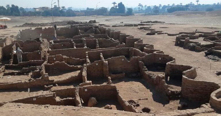 В Египте нашли скрытый под песком трехтысячелетний город