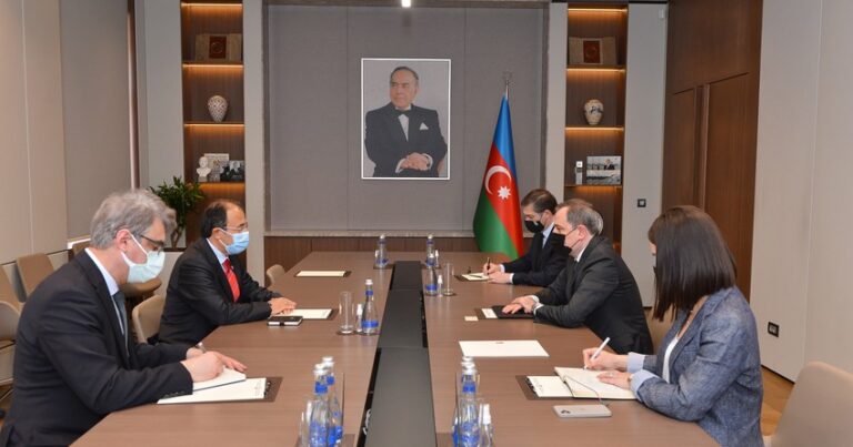 Глава МИД Азербайджана принял копии верительных грамот новоназначенного посла Турции