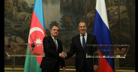 Лавров сегодня обсудит с главами МИД Азербайджана и Армении ситуацию в Карабахе