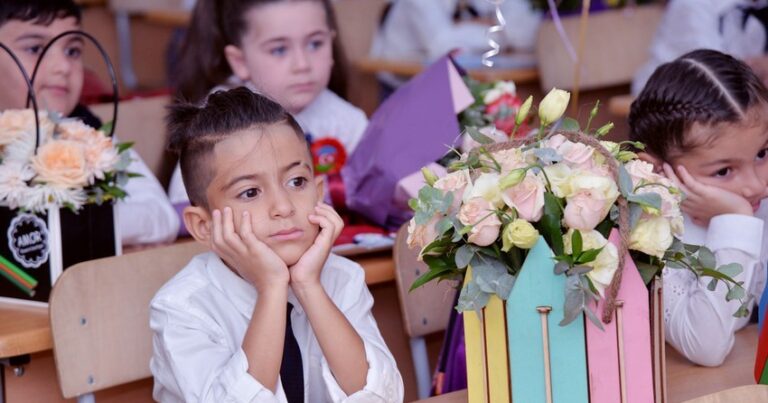 Cегодня в Азербайджане начинается прием детей в первый класс