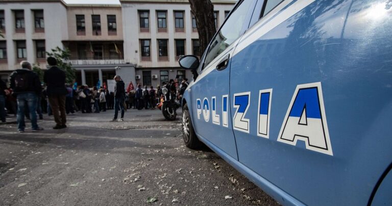 Около 100 человек задержали на юге Италии по подозрению в связях с мафией
