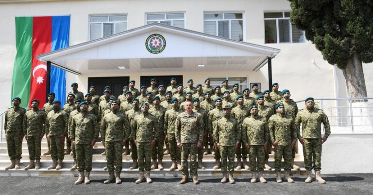 Ильхам Алиев и Мехрибан Алиева приняли участие в открытии воинской части в Джабраиле