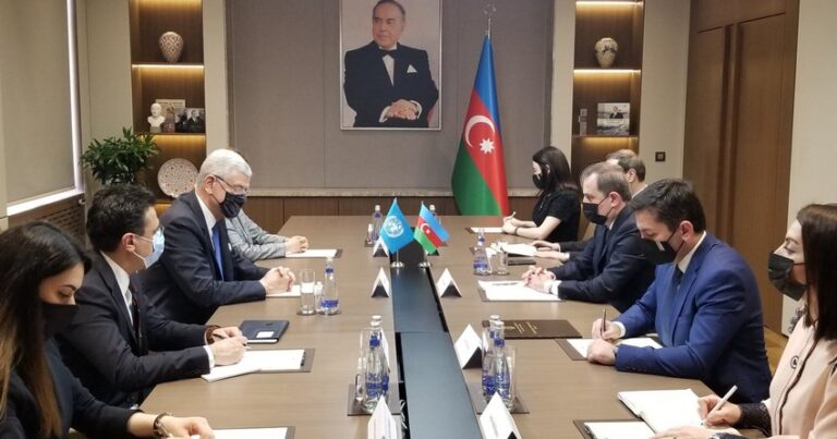 В Баку проходит встреча главы МИД Азербайджана с председателем ГА ООН