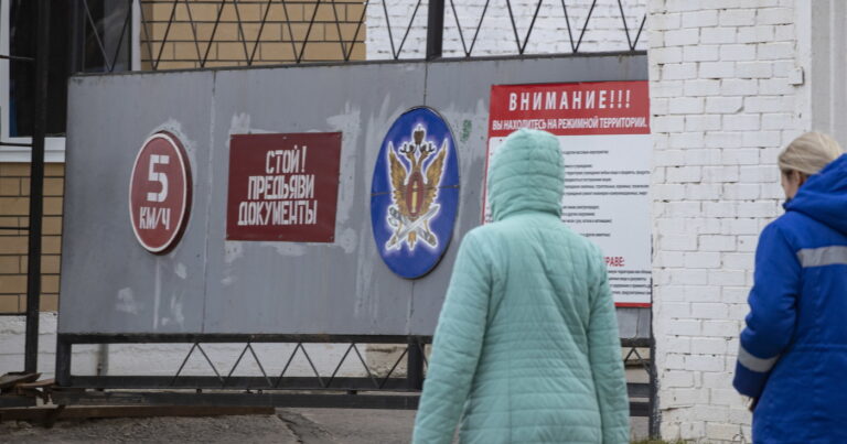 «Нам вскоре лечить будет просто некого». Врачи обратились к Навальному с просьбой прекратить голодовку
