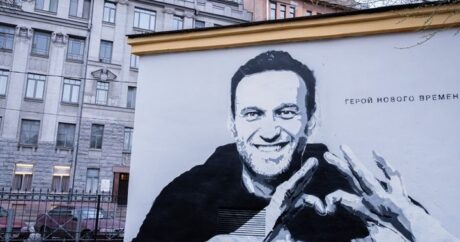 Из-за граффити с Навальным в Петербурге завели уголовное дело о вандализме
