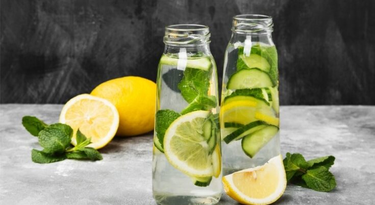 Эксперт рассказала, что произойдет, если пить воду с лимоном ежедневно