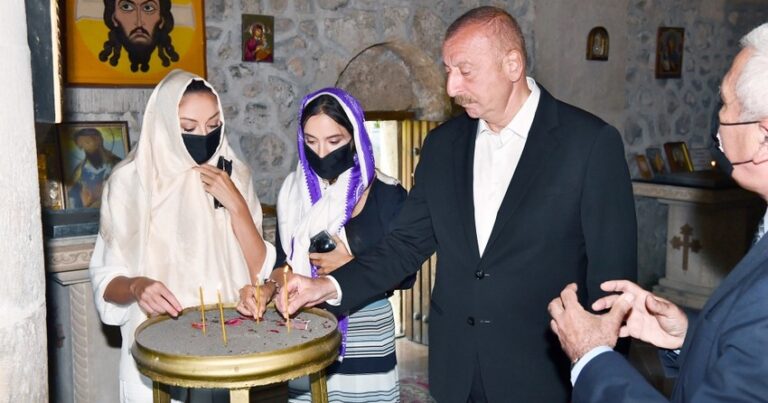 Ильхам Алиев посетил в селе Нидж среднюю школу № 1 и церковь Cвятого Елисея «Чотари»