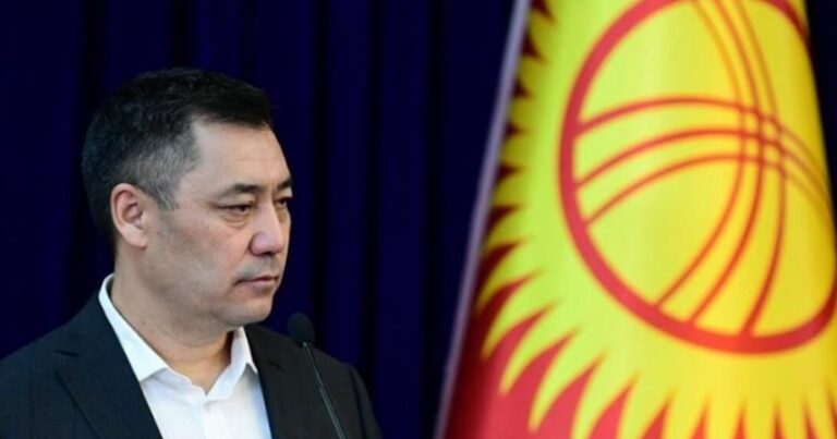 Президент Кыргызстана отправился с визитом в Россию