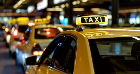 В Баку клиентка такси обвинила водителя в домогательствах