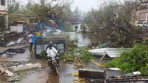 В Индии восемь человек погибли из-за циклона