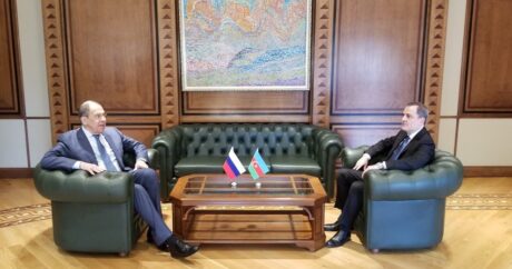 В Баку началась встреча глав МИД Азербайджана и России