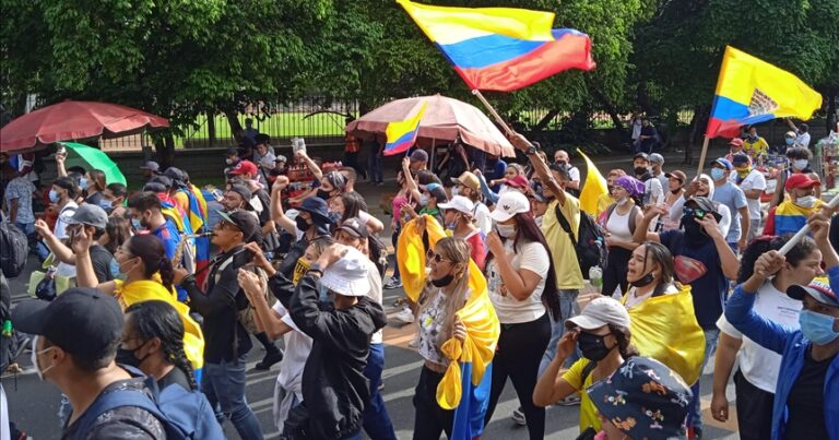 В Колумбии не стихают антиправительственные акции