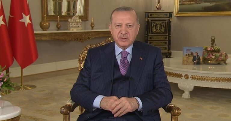 Президент Турции поздравил исламский мир с праздником Рамазан