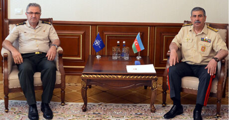 Закир Гасанов встретился с главой Штаба командования Сухопутных войск НАТО