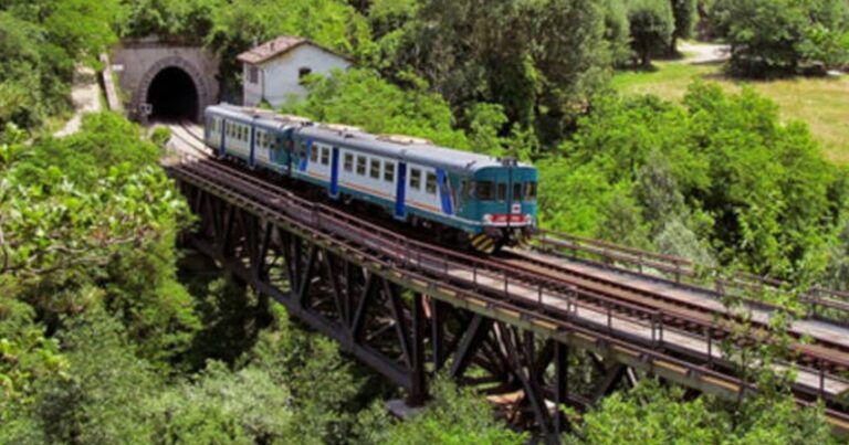 В Италии запустили поезд «по землям Данте Алигьери»