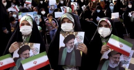 В Тегеране прошел митинг сторонников главного претендента на пост президента