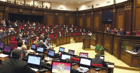 В Армении началось электронное голосование на внеочередных выборах в парламент