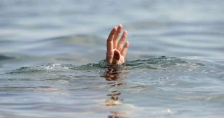 На Бакинском бульваре 67-летний мужчина бросился в море