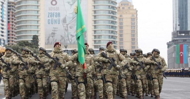Вооруженные силы Азербайджана отмечают 103-ю годовщину со дня создания