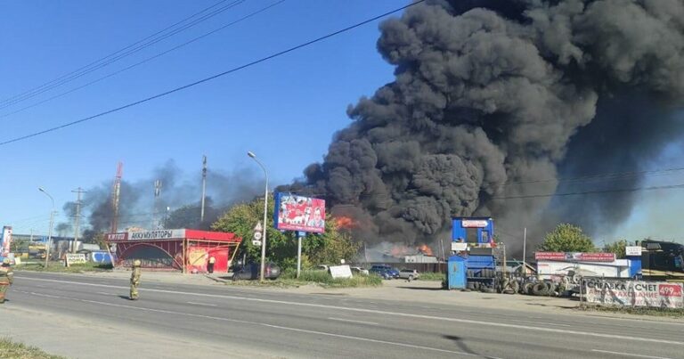 На АЗС в Новосибирске произошел пожар, есть пострадавшие