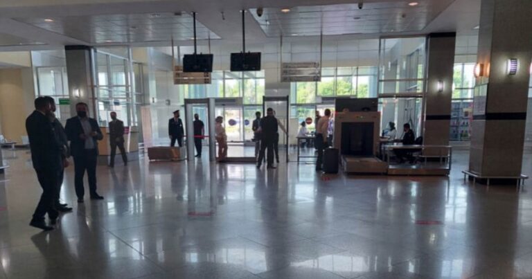 В Азербайджане в аэропорту произошла драка между должностными лицами