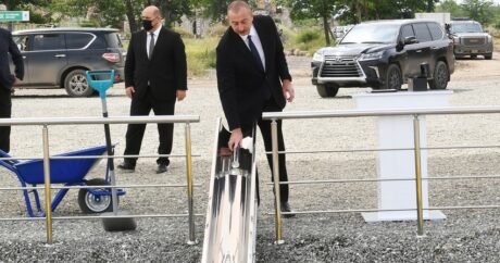 Президент Азербайджана заложил фундамент тоннеля в селе Дашалты