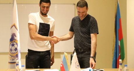 «Карабах» продлил контракты с еще двумя игроками