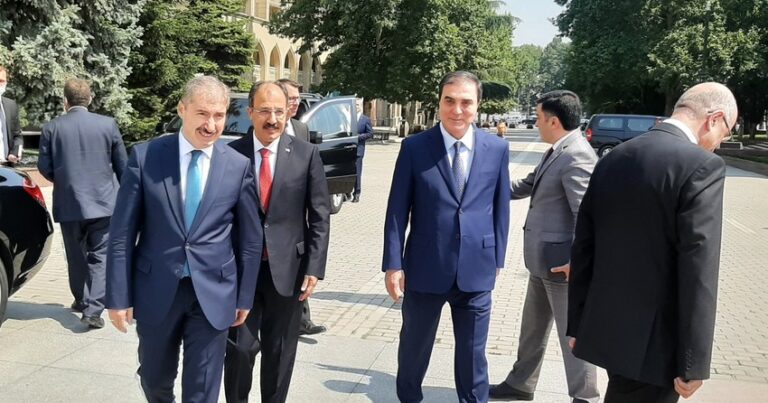Посол Турции находится в Гяндже