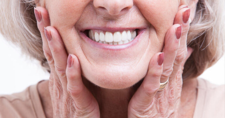 Ученые нашли связь между потерей зубов и деменцией