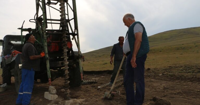 В Азербайджане вокруг грязевых вулканов установят сейсмические станции