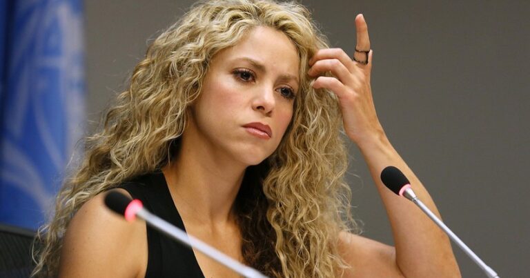 Шакира может оказаться на скамье подсудимых в Испании