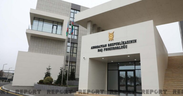 В Азербайджане за продажу поддельных паспортов COVID-19 арестованы должностные лица