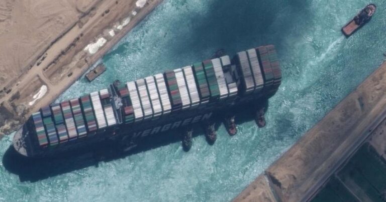 Суэцкий канал получит танкер в рамках соглашения по Ever Given